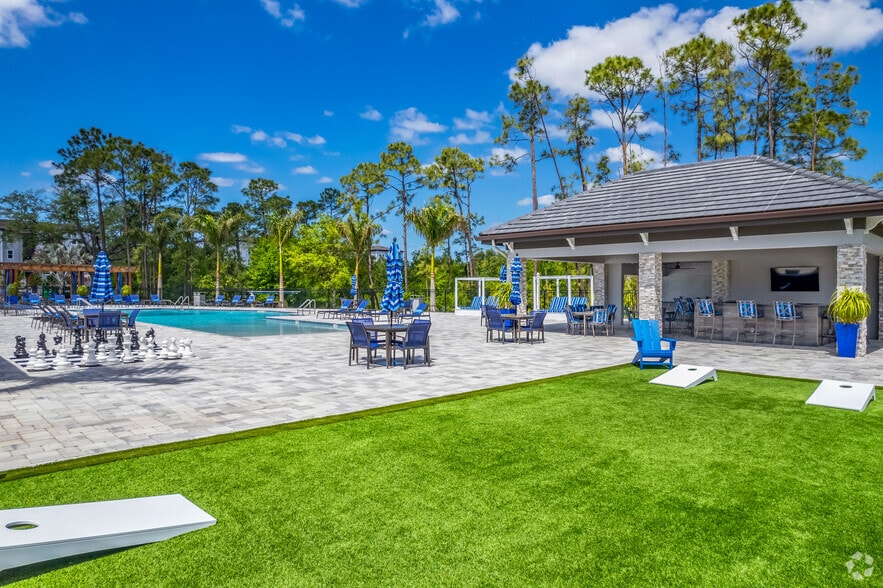 Pool Deck - The Oasis at Manatee River