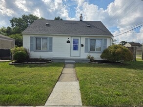 Building Photo - 30555 Brush St