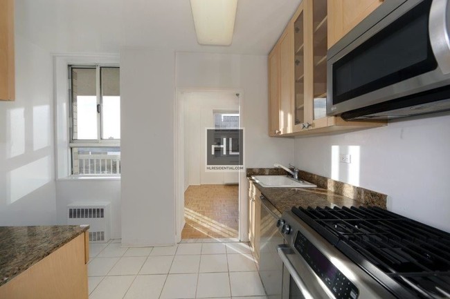 Building Photo - No Fee The Pinnacle of Upper West Side Liv...