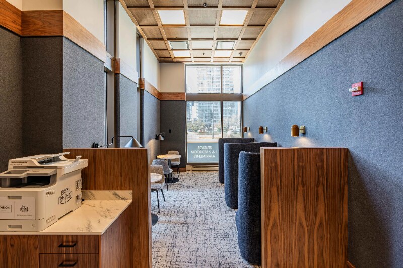 Building Photo - 350 N Desplaines St