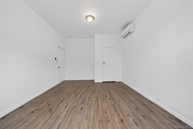 Building Photo - 647 Manida St