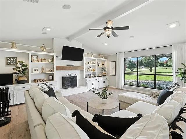 Building Photo - 16485 Red Wood Cir N