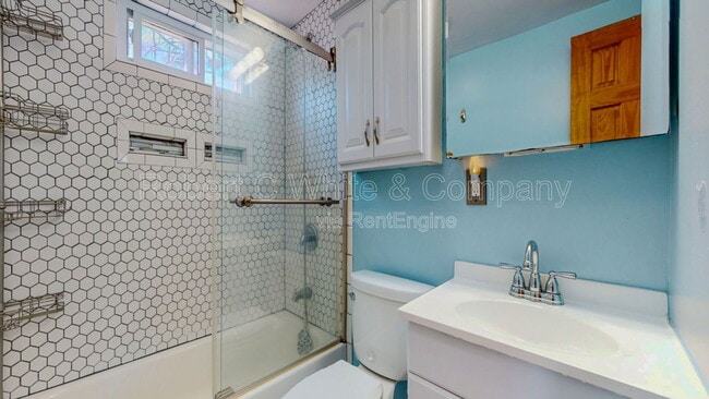 Building Photo - 10 Harkness Dr