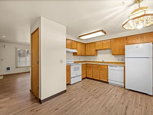 Building Photo - 400 S Morain St