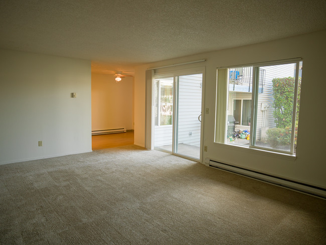 2bd/1ba Living Room - Meadow Ridge Apartments