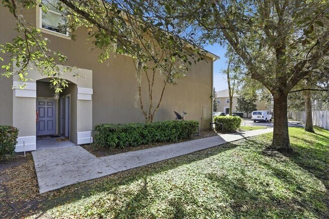 Building Photo - 605 Golden Lake Loop