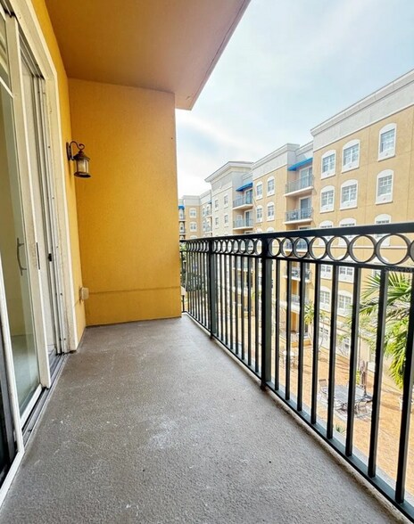 Courtyard View Balcony - 1064 N Tamiami Trl