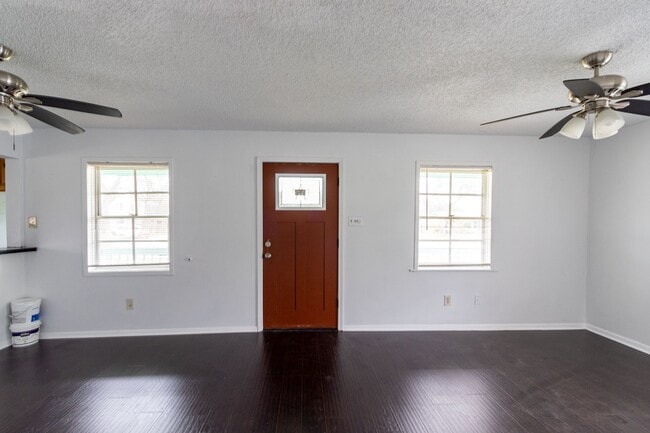 Building Photo - 629 13th Ave N