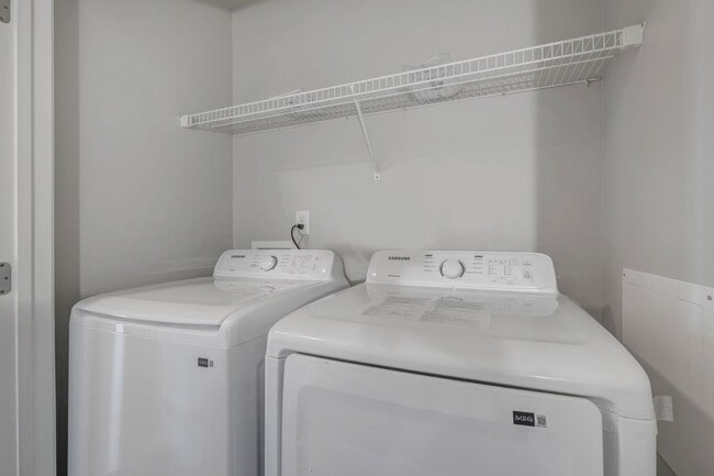 Building Photo - Beautiful Townhome in Antioch
