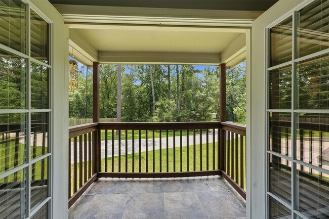 Building Photo - 15621 Northland Dr