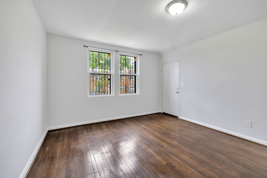 Building Photo - 1247 Meigs Pl NE