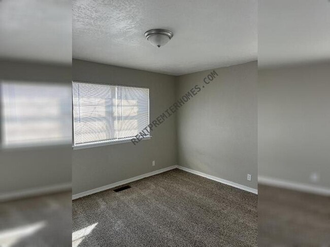 Building Photo - 701 NE 81st St