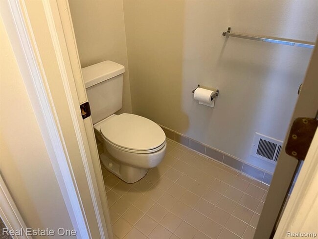 Building Photo - 1629 Glenbrooke Ct