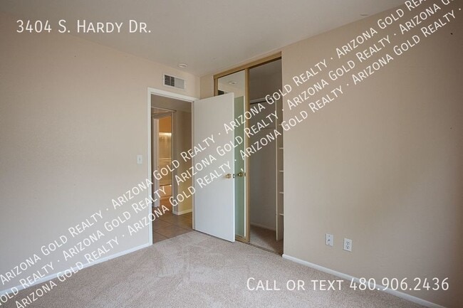 Building Photo - 3404 S Hardy Dr
