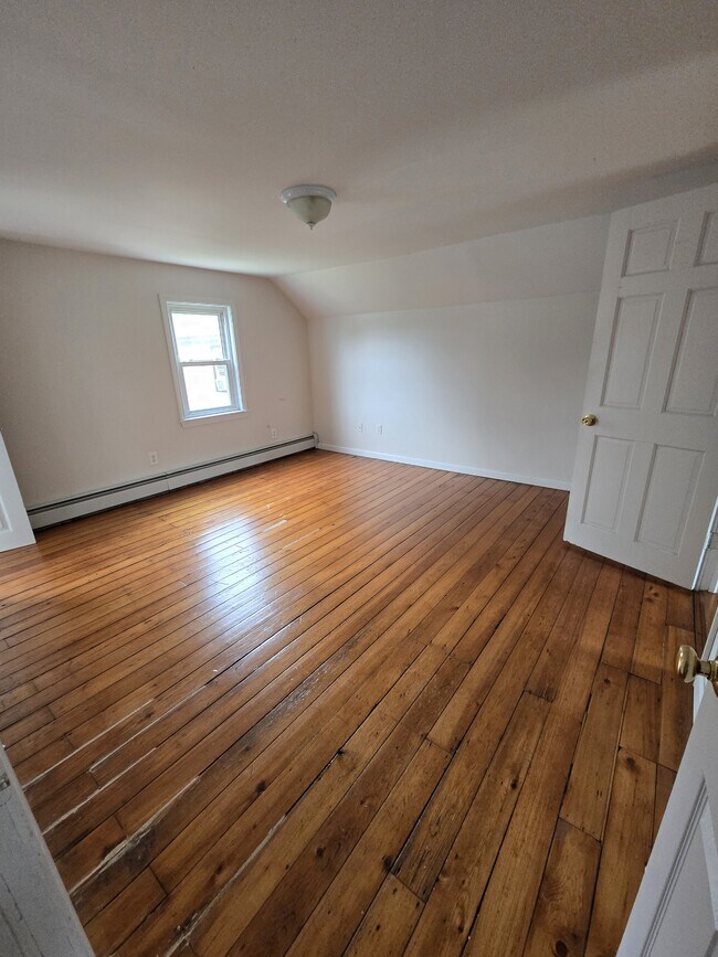 Building Photo - 257 Litchfield St