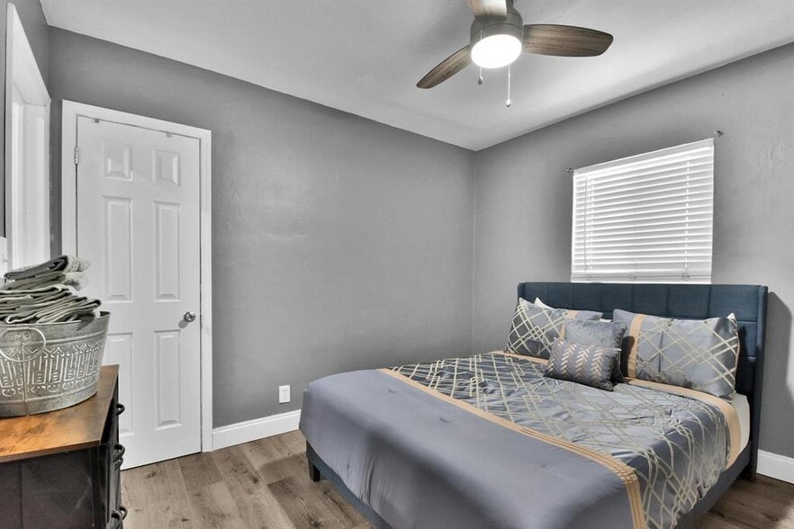 Building Photo - 201 SE 23rd St