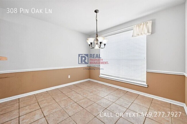 Building Photo - 308 Pin Oak Ln