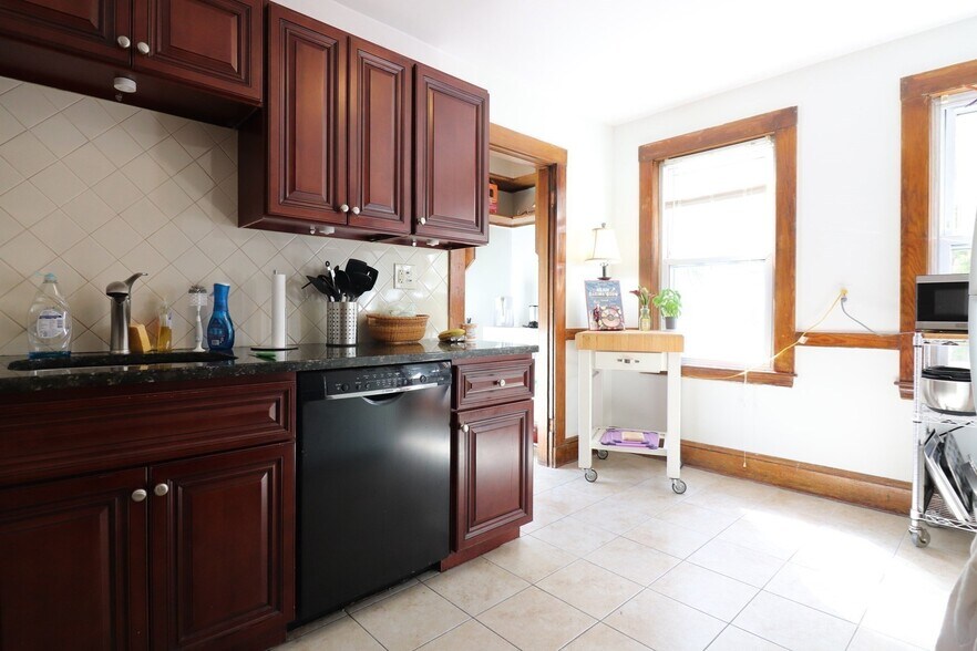 Building Photo - 209 Aspinwall Ave