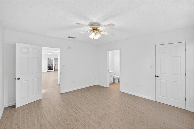 Building Photo - 12 Corbin Ct