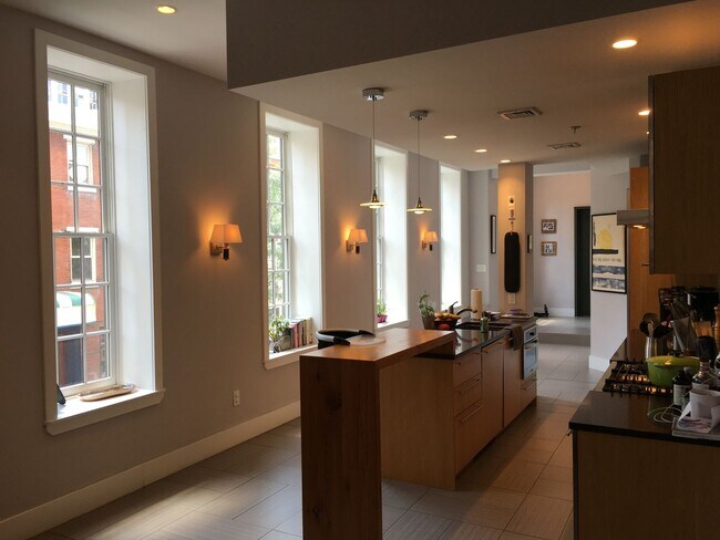 Building Photo - 116 S 20th St