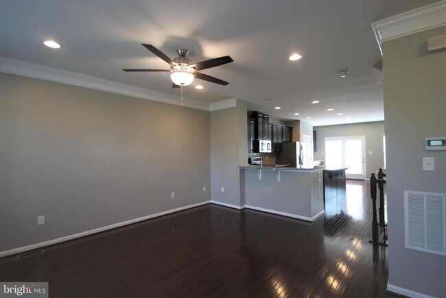 Building Photo - 228 Compass Dr