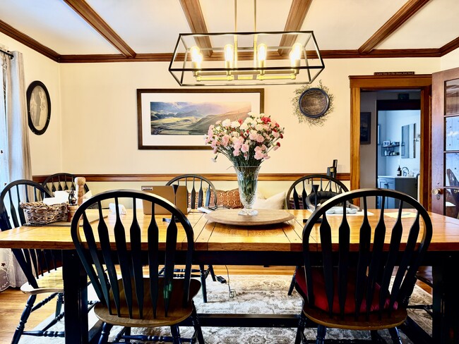 Building Photo - 740 Belmont St