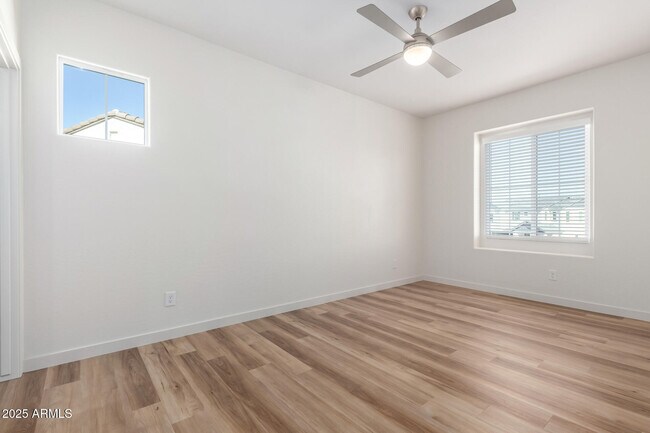 Building Photo - 6556 N 15th Dr
