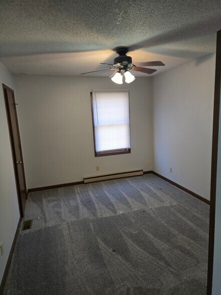 Building Photo - 4122 Glendale Dr