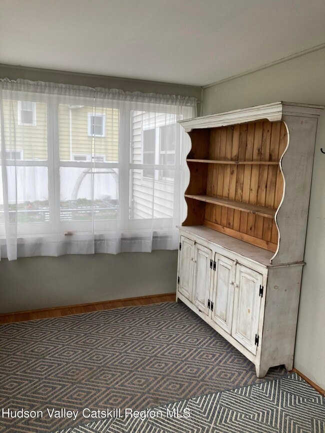 Building Photo - 42 Russell St