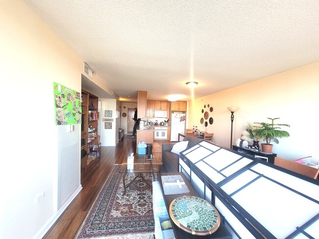 Building Photo - 9655 Woods Dr