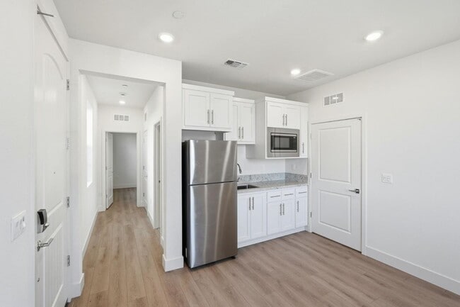 Building Photo - 5728 Placer Dr