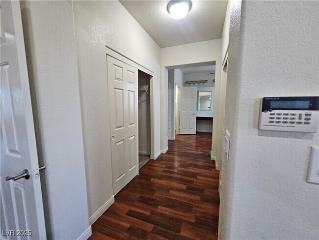 Building Photo - 10134 Reflection Brook Ave