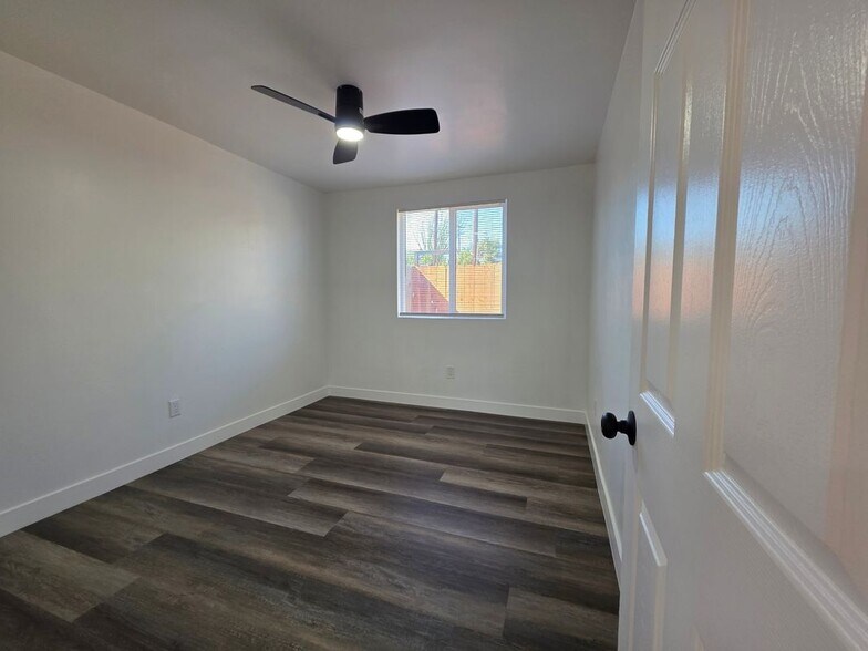 Primary Photo - 2040 Earl St