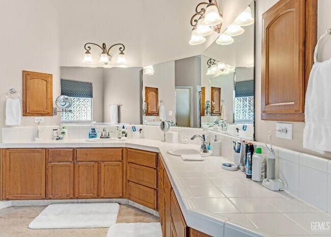 Building Photo - Brighton Estates Luxury 4-Bedroom Home with Pool, Office, Outdoor Kitchen & Paid Solar – Saves Ov...