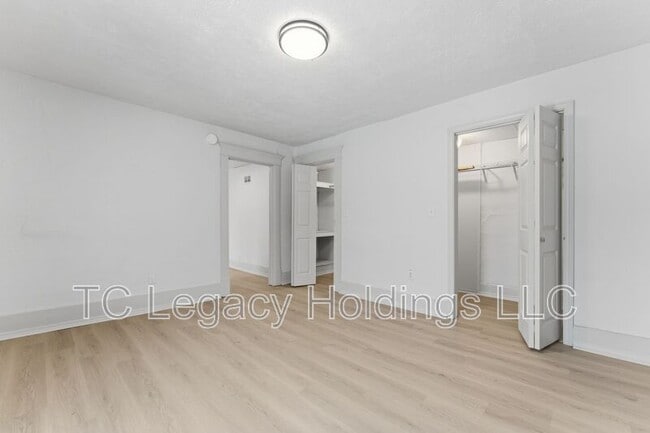 Building Photo - 16 Flint St