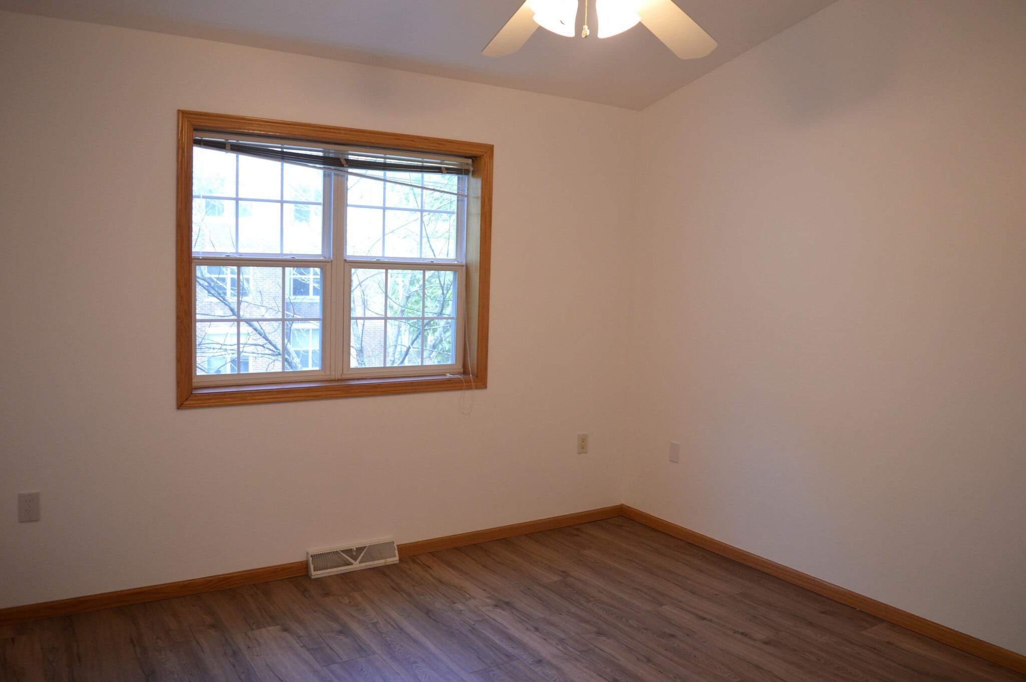 Building Photo - 1701 Carns Dr