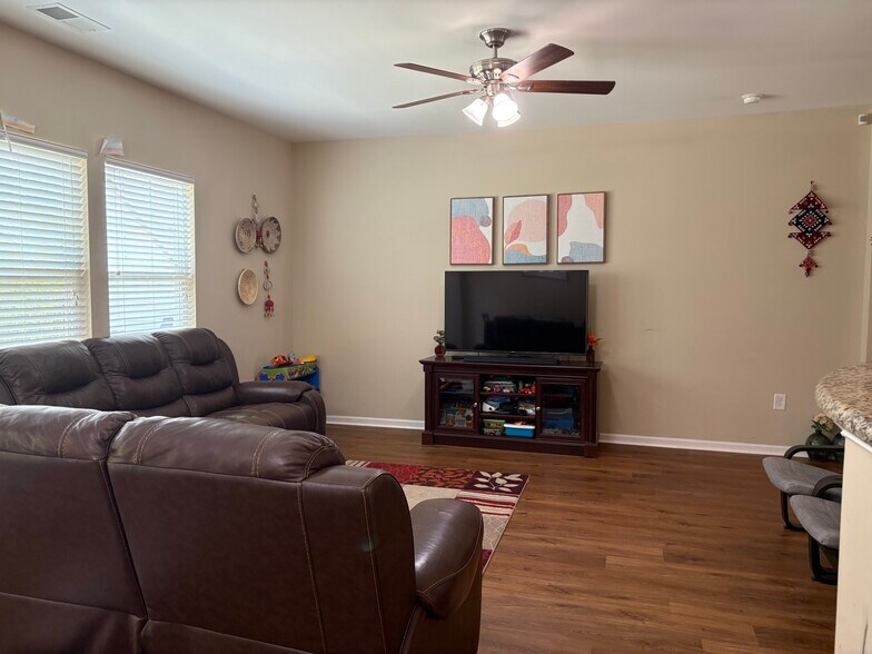 Building Photo - 509 Durants Neck Ln