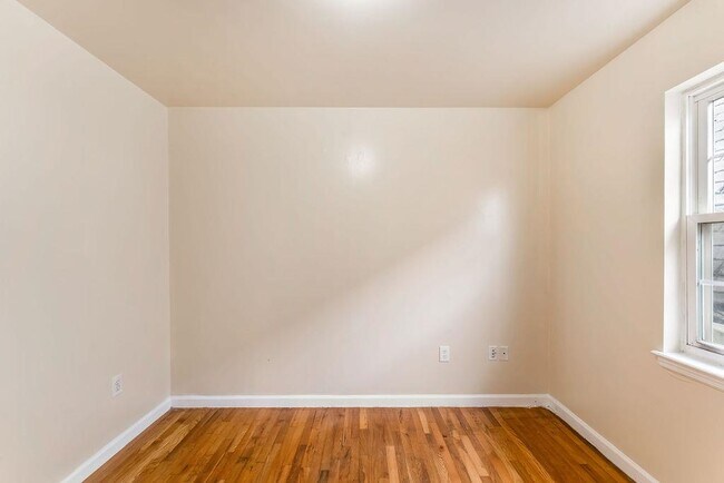 Building Photo - 285 Claremont Ave
