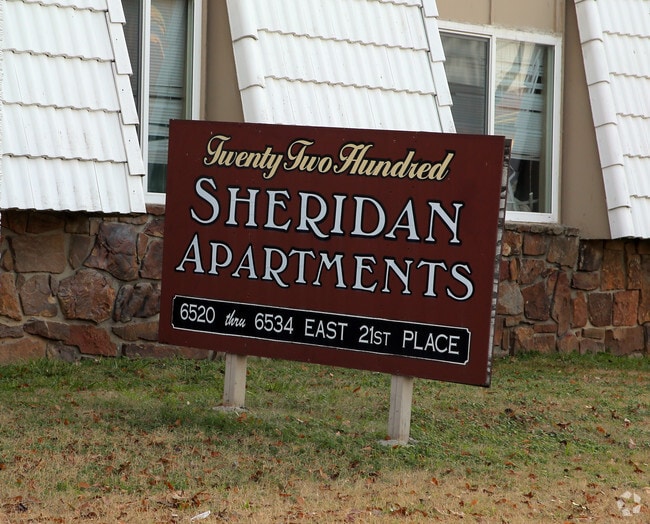 Building Photo - 2200 Sheridan Apartments