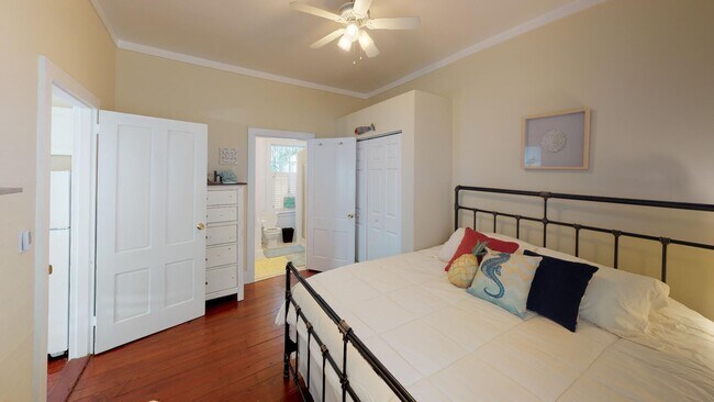 Building Photo - 12 Months Lease - 1 Bedroom, 1 Bathroom ap...