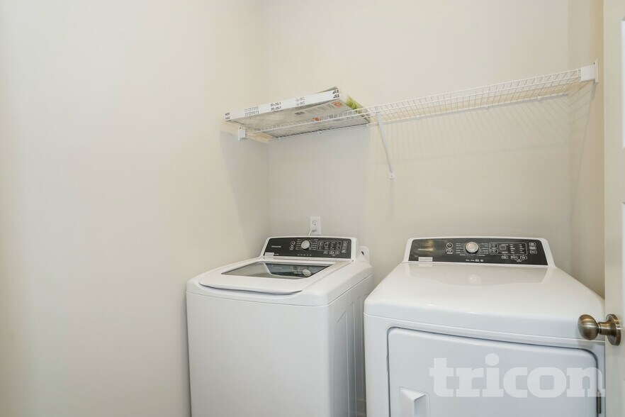 Building Photo - 6405 Lake Run Ct