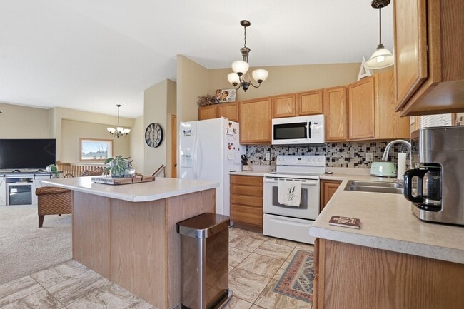 Building Photo - 4517 Three Rivers Dr