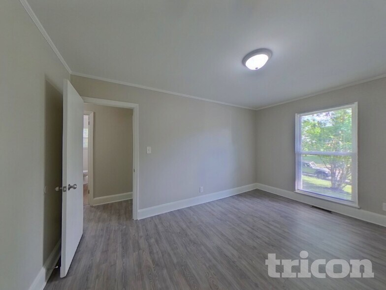 Building Photo - 5530 Wedgewood Dr