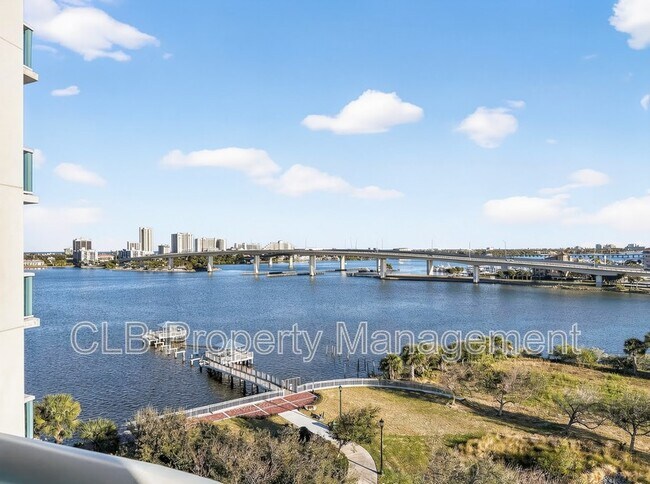 Building Photo - 231 Riverside Dr