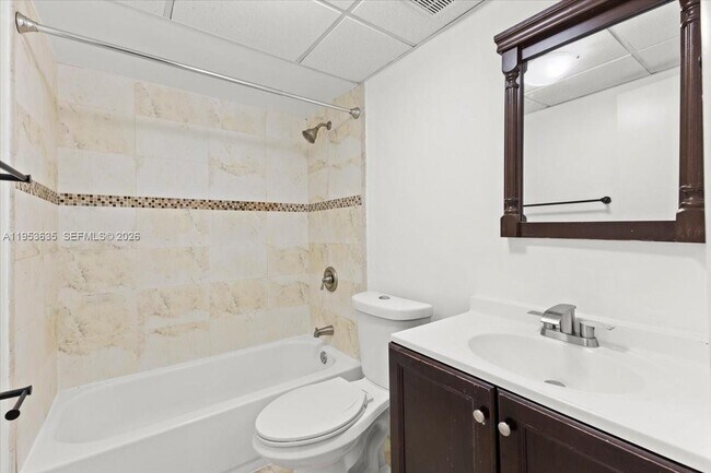 Building Photo - 181 Wimbledon Lakes Dr