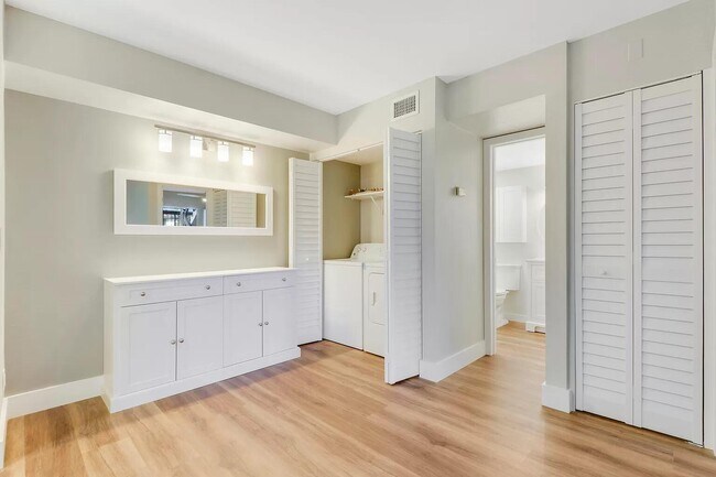 Building Photo - 6341 Chasewood Dr