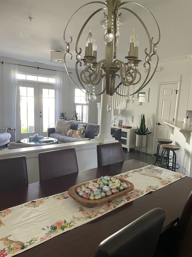 Building Photo - Stunning townhome in the highly sought-aft...