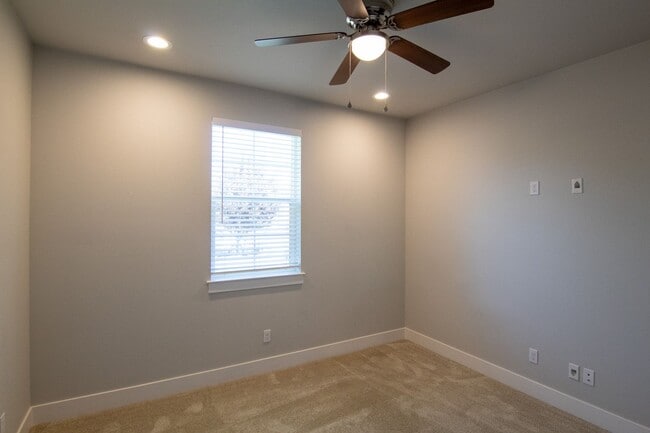 Building Photo - 6053 Fallworth Dr
