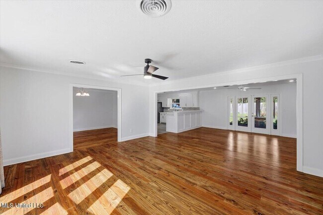 Building Photo - 144 Rollingwood Dr