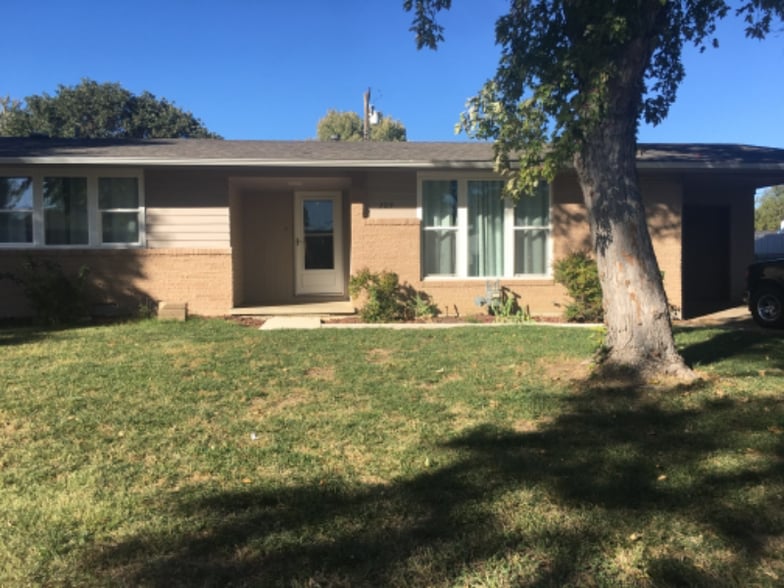 Primary Photo - 703 Carriage Ct